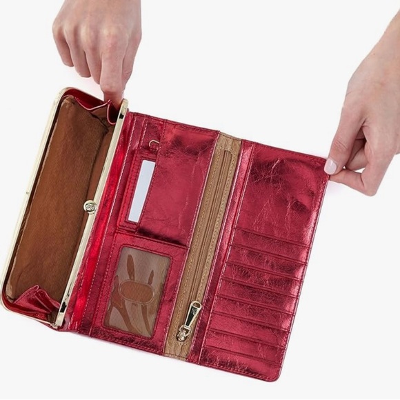 NWT HOBO Strawberry Pink Metallic Wallet w/Gold kiss lock - Picture 2 of 9